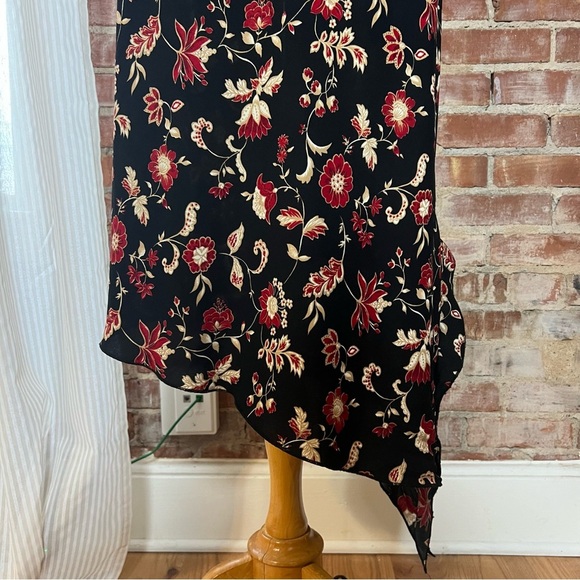 Vintage Floral Black and Red Asymmetrical Midi Dress -Size 9/10 -DR01 - Picture 4 of 7